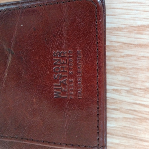 $5 w bundle _Wilson Leather Checkbook - Picture 4 of 6